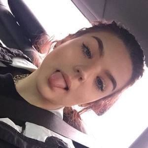 Meet your Posher, Kenzi